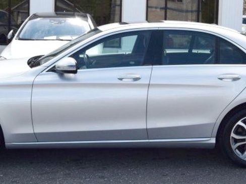 Used 2018 Mercedes-Benz C 300 4MATIC Sedan image 9