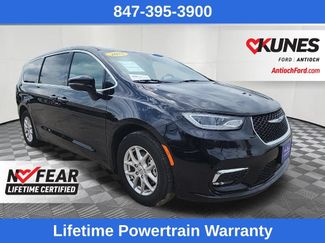 Used 2025 Chrysler Pacifica Select FWD video 1