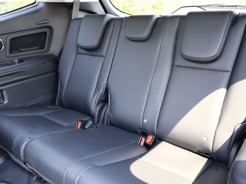 Used 2024 Subaru Ascent Limited w/ Technology Package image 21