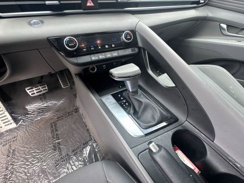 Certified 2025 Hyundai Elantra Sport FWD image 30