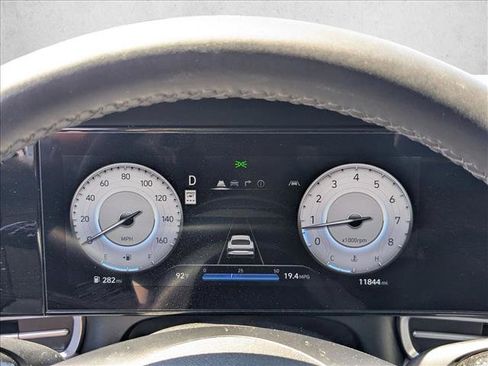 Used 2025 Hyundai Elantra Limited FWD image 11