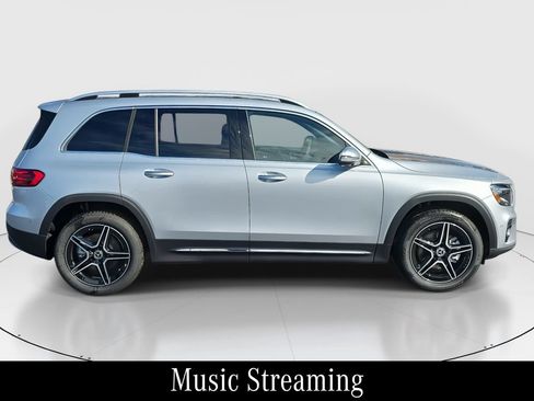 Used 2026 Mercedes-Benz GLB 250 image 4