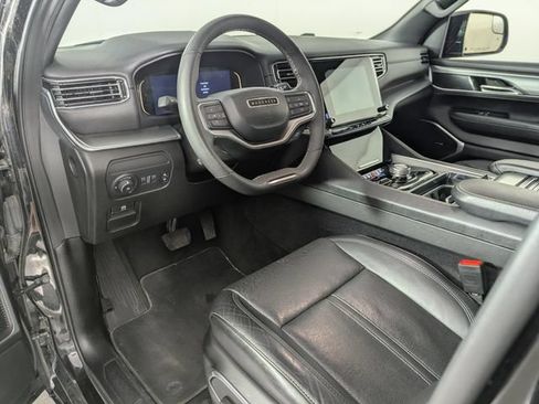 Used 2024 Jeep Wagoneer Series II AWD/4WD image 11