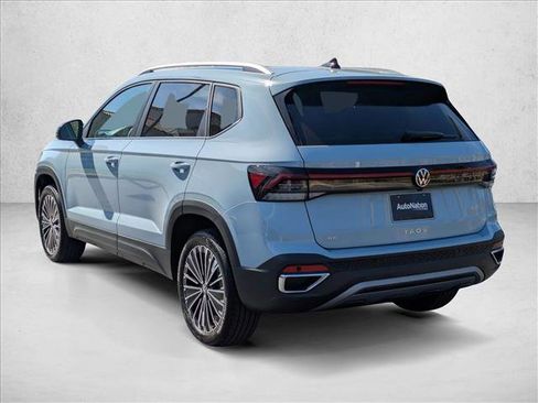New 2026 Volkswagen Taos SE image 7