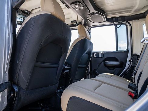 Used 2018 Jeep Wrangler Unlimited Sport S AWD/4WD image 18