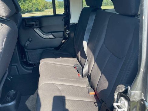 Used 2015 Jeep Wrangler Unlimited Sport AWD/4WD image 28