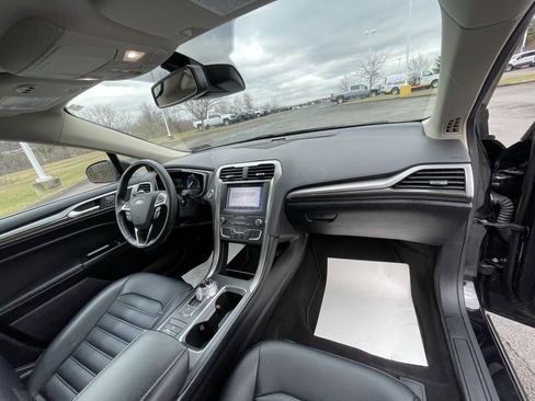 Used 2019 Ford Fusion SEL image 11