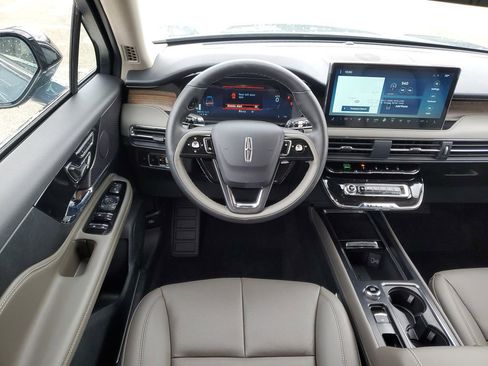 New 2026 Lincoln Corsair Reserve image 16