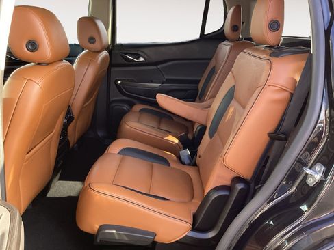 Used 2018 GMC Acadia SLT image 25