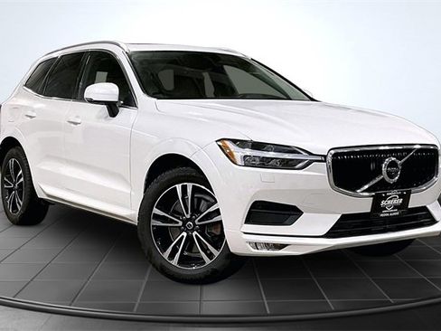 Used 2020 Volvo XC60 T6 Momentum image 13