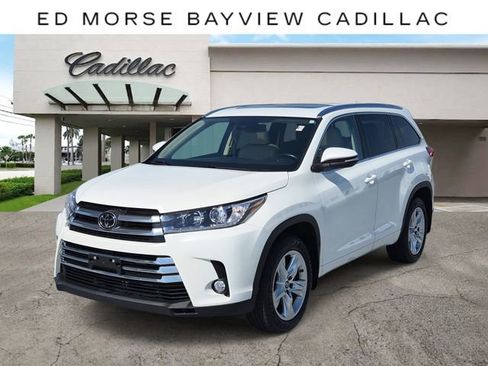 Used 2017 Toyota Highlander Limited image 1