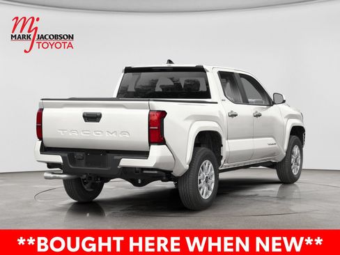 Used 2025 Toyota Tacoma SR5 RWD image 3