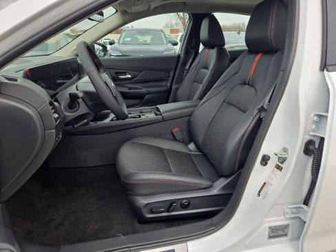 New 2026 Nissan Sentra SR w/ SR Premium Package FWD image 10