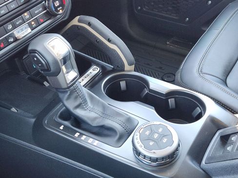 New 2025 Ford Bronco Badlands image 19