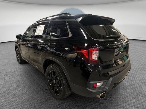 Used 2025 Honda Passport Black Edition image 7