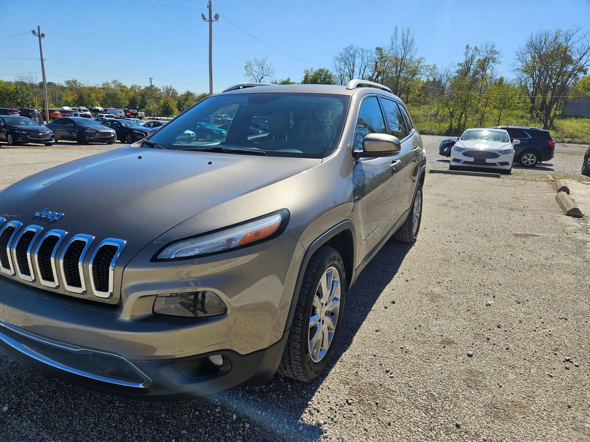 Used 2018 Jeep Cherokee Limited FWD image 2