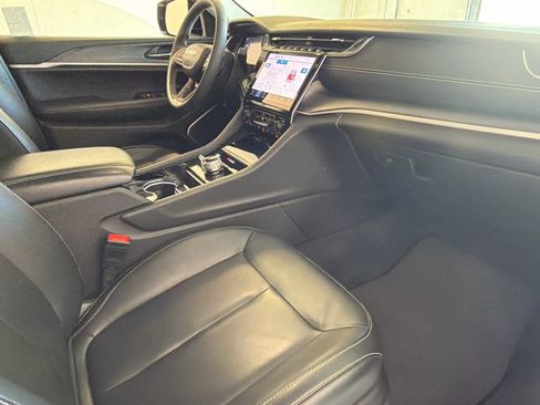 Used 2023 Jeep Grand Cherokee Limited w/ Black Appearance Package image 26