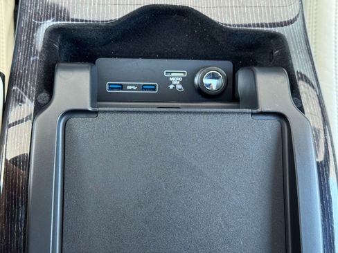 Used 2020 Land Rover Range Rover Autobiography image 40