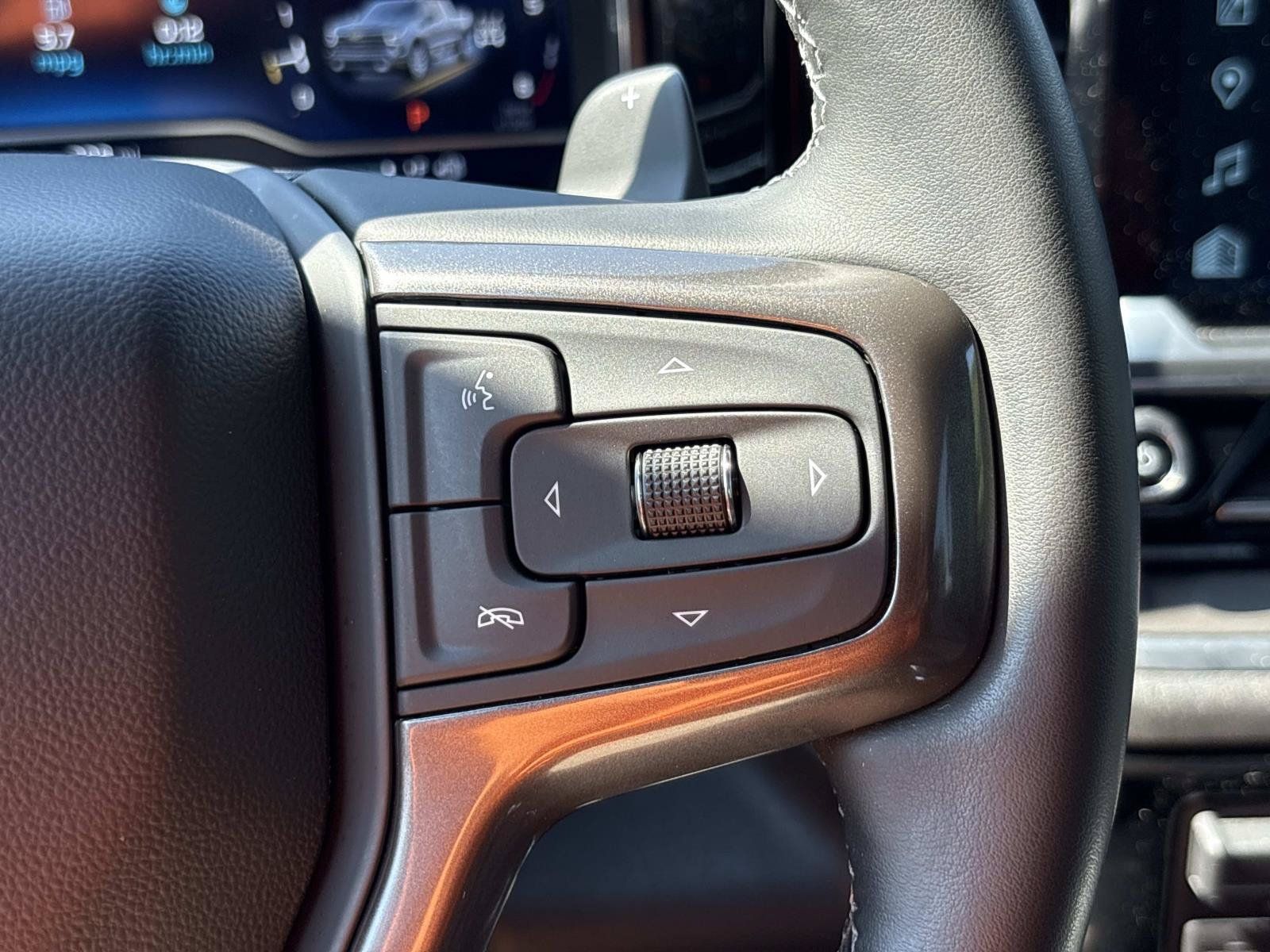Used 2023 Chevrolet Silverado 1500 High Country w/ High Country Premium Package AWD/4WD image 21