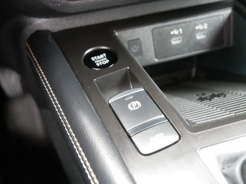 Certified 2025 Nissan Kicks SV w/ Illumination Package image 32