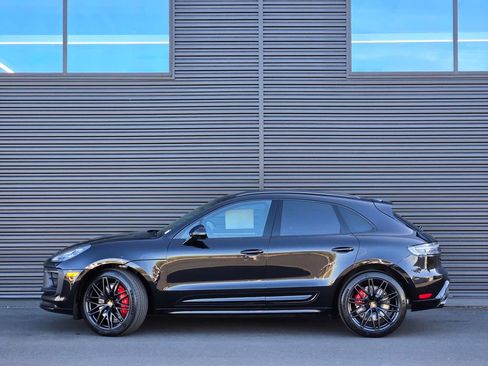 New 2026 Porsche Macan GTS image 2