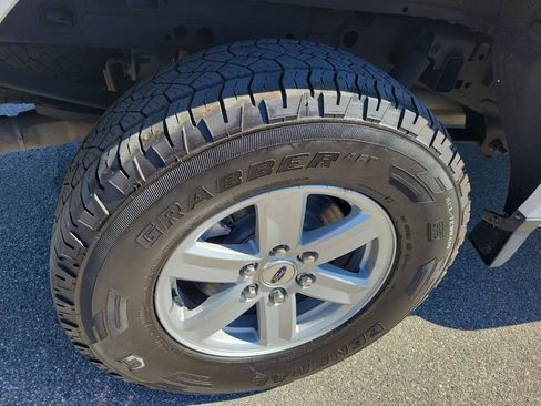 Used 2023 Ford F150 XLT w/ Trailer Tow Package image 6