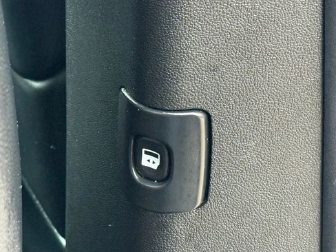Used 2018 Dodge Grand Caravan GT FWD image 25