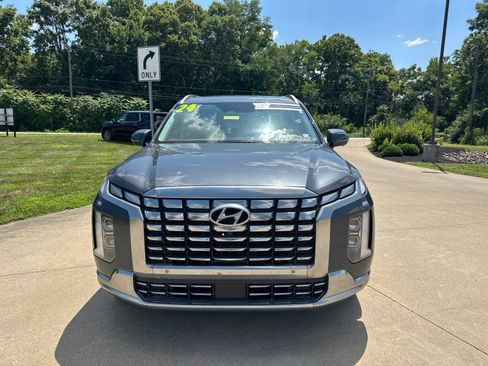 Used 2024 Hyundai Palisade Calligraphy AWD/4WD image 2