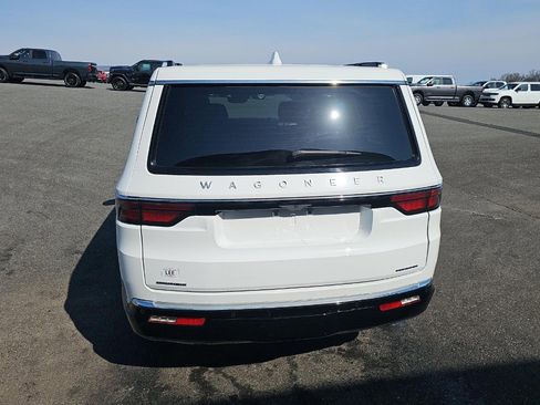 Used 2023 Jeep Wagoneer Series II w/ HD Trailer Tow Package image 5