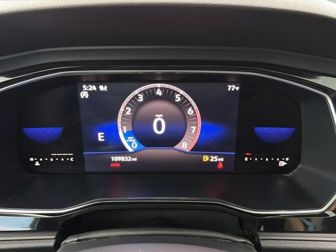 Used 2023 Volkswagen Jetta SE FWD image 31