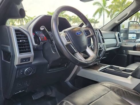 Used 2019 Ford F250 Lariat w/ Lariat Ultimate Package AWD/4WD image 10