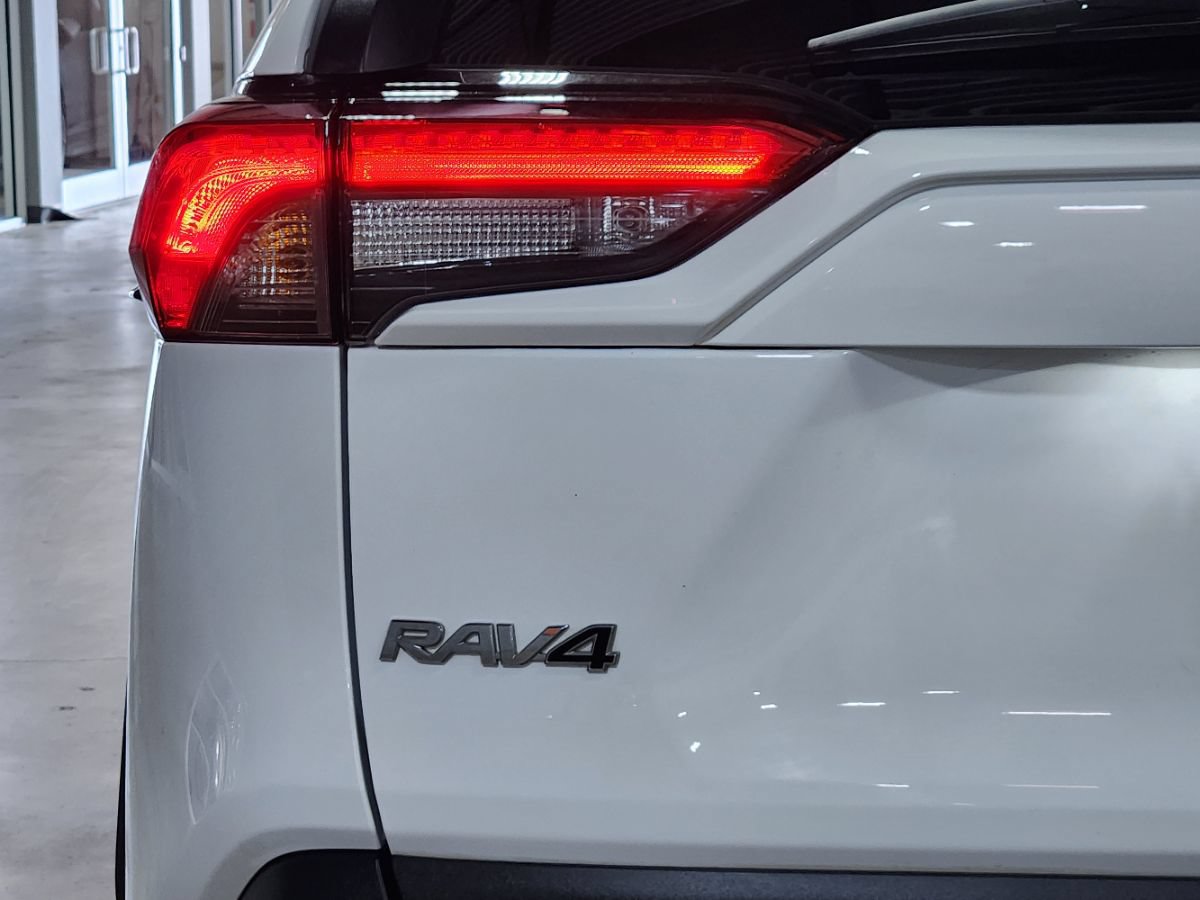 Used 2022 Toyota RAV4 LE FWD image 20