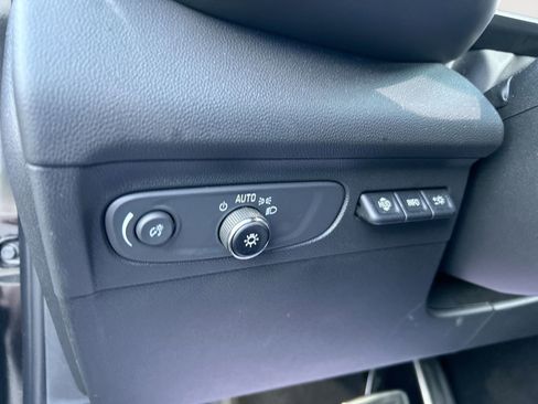 Certified 2023 Buick Envision Essence w/ Technology Package I AWD/4WD image 22