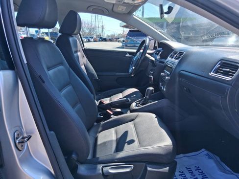 Used 2011 Volkswagen Jetta SE FWD image 14