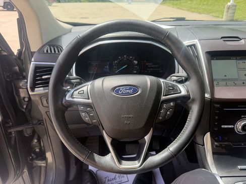 Used 2018 Ford Edge Titanium w/ Equipment Group 301A AWD/4WD image 13
