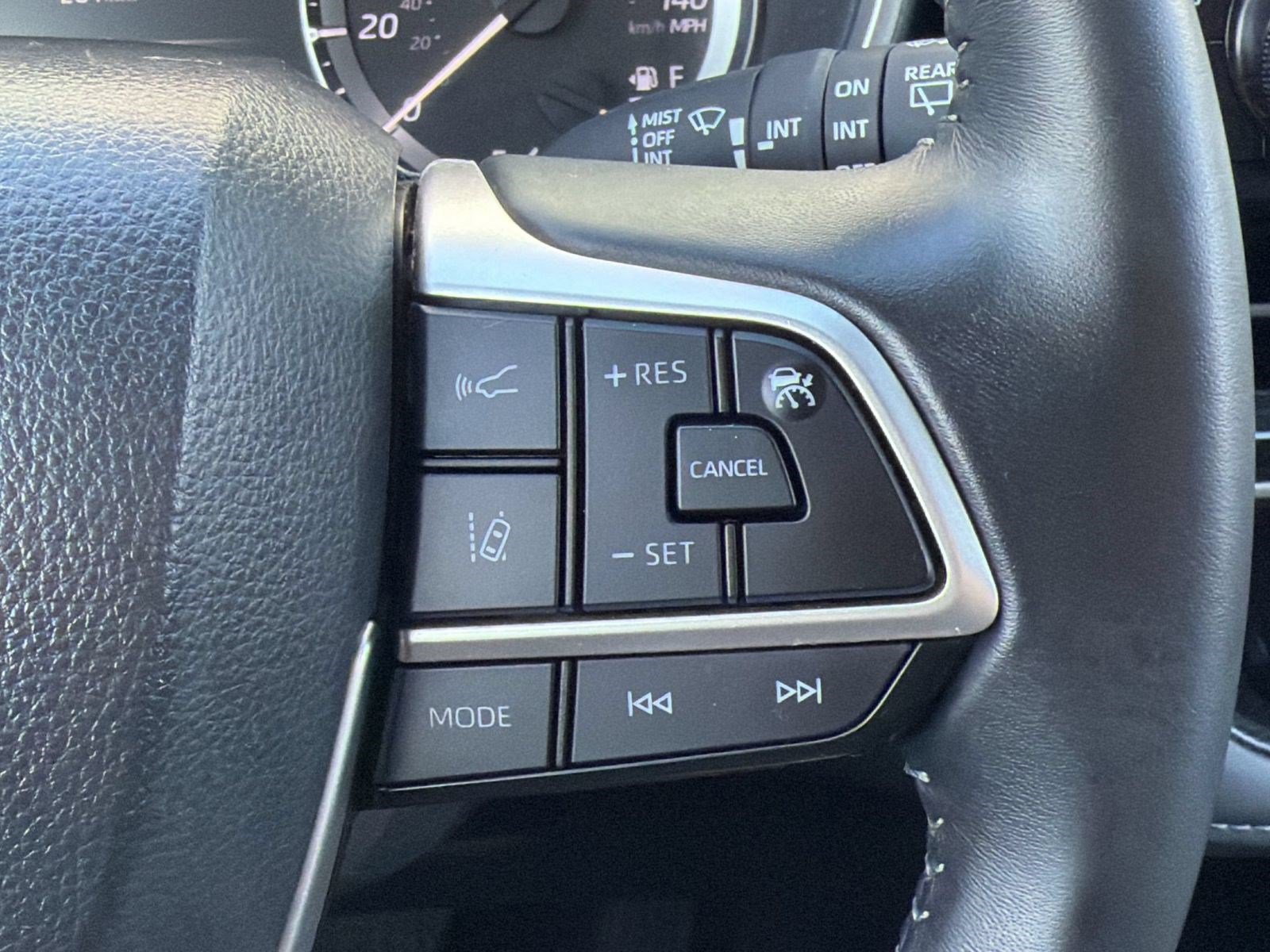 Used 2026 Toyota Highlander XLE AWD/4WD image 18