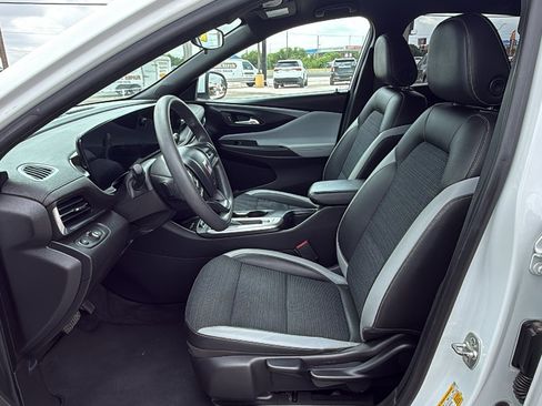 Used 2024 Buick Envista Preferred w/ Convenience II Package FWD image 9