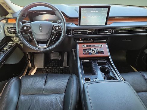 Certified 2023 Lincoln Aviator Reserve w/ Equipment Group 201A AWD/4WD image 12