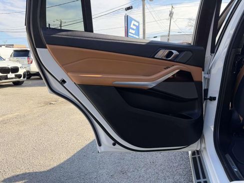 Used 2026 BMW X7 xDrive40i image 25
