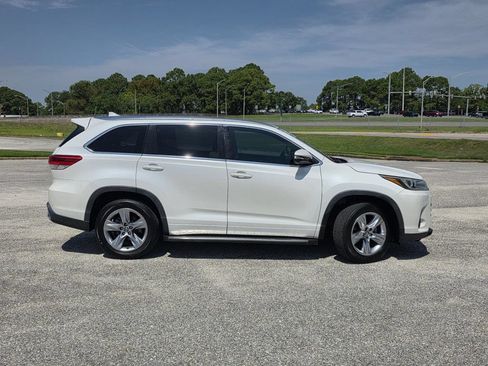 Used 2017 Toyota Highlander Limited FWD image 40