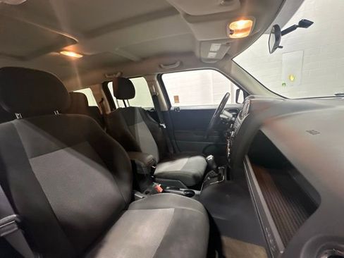 Used 2015 Jeep Patriot Latitude image 17