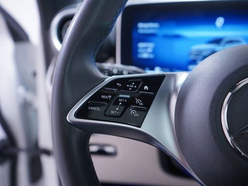 Used 2023 Mercedes-Benz GLC 300 image 18