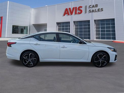 Used 2025 Nissan Altima 2.5 SR image 5