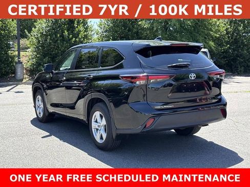 Used 2024 Toyota Highlander LE AWD/4WD image 4