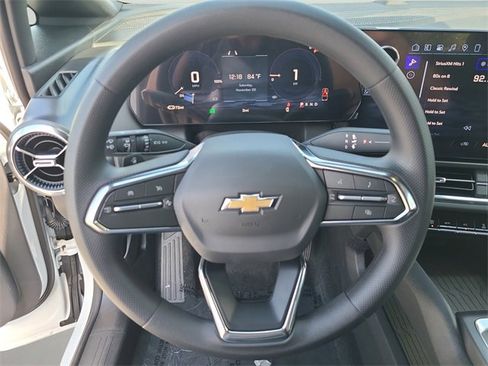 New 2026 Chevrolet Equinox EV LT image 25