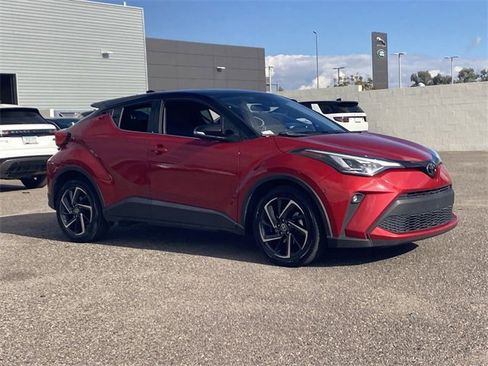 Used 2022 Toyota C-HR image 4