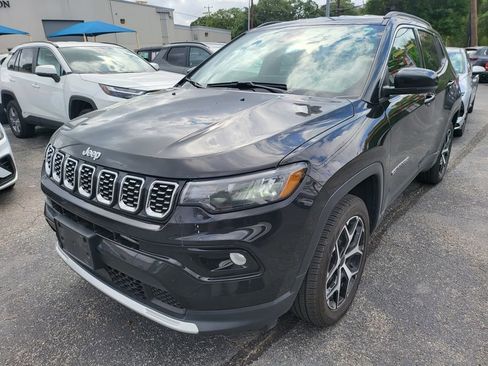 Used 2025 Jeep Compass Limited image 1