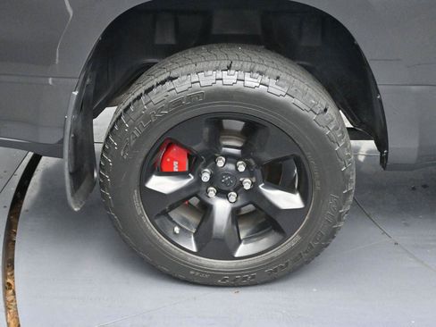 Used 2020 RAM 1500 Big Horn AWD/4WD image 35