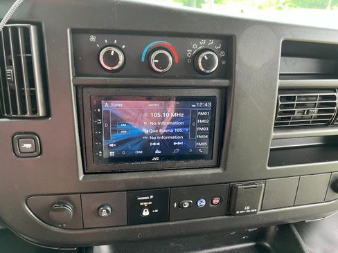 Used 2019 GMC Savana 2500 w/ Driver Convenience Package image 19