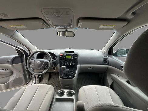 Used 2012 Kia Sedona LX image 20